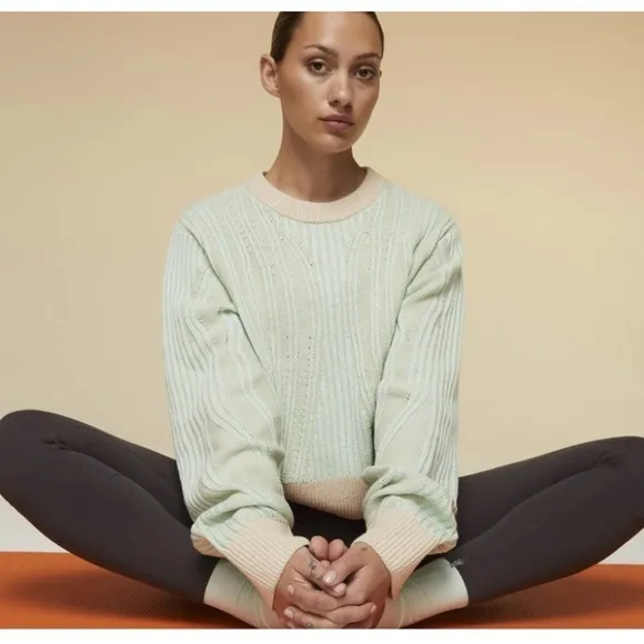 Nike Yoga Luxe Wool blend cover up knit crew neck sweater sz L