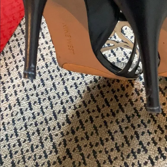 Nine West cage sandal size 9