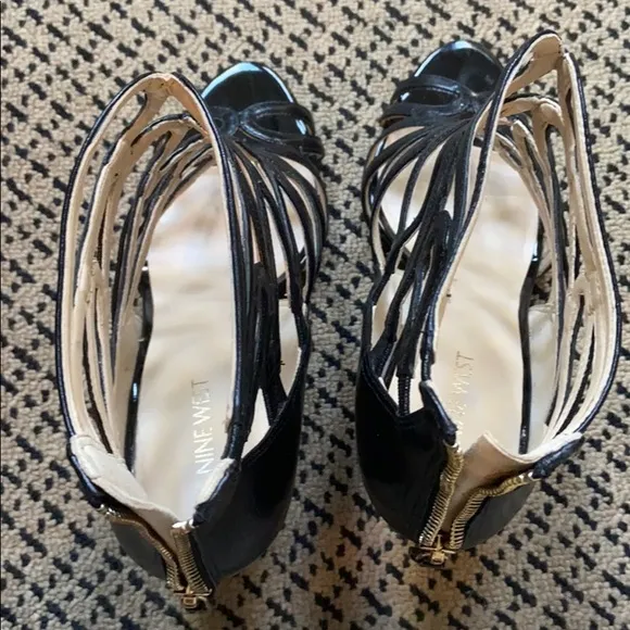 Nine West cage sandal size 9