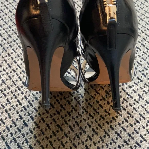 Nine West cage sandal size 9