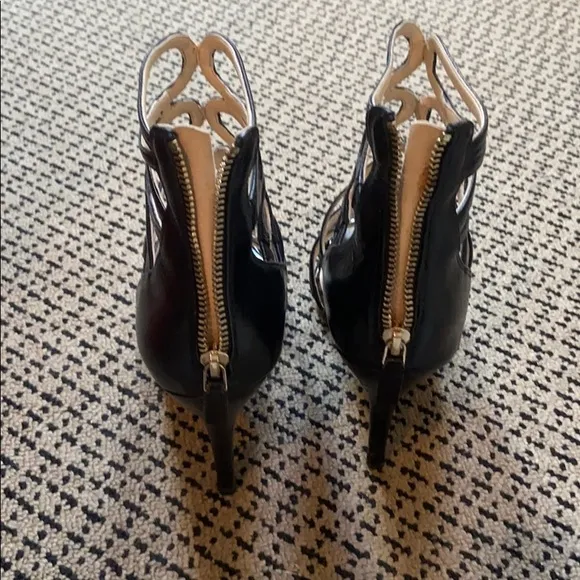 Nine West cage sandal size 9