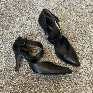 Paul Green Size US 8 Desire Black Leather 3 1/2&quot; Heels, Adjustable Velcro Straps