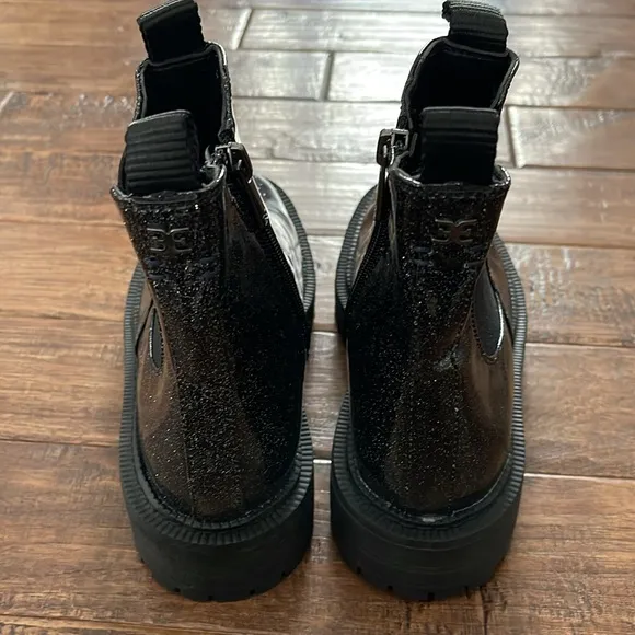 Sam Edelman Black Sparkle Patent Leather Laguna Chelsea Boots in Gunmetal size 2