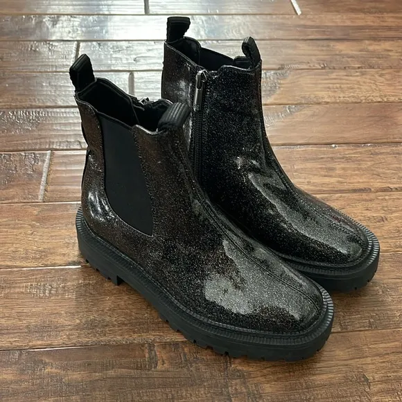 Sam Edelman Black Sparkle Patent Leather Laguna Chelsea Boots in Gunmetal size 2