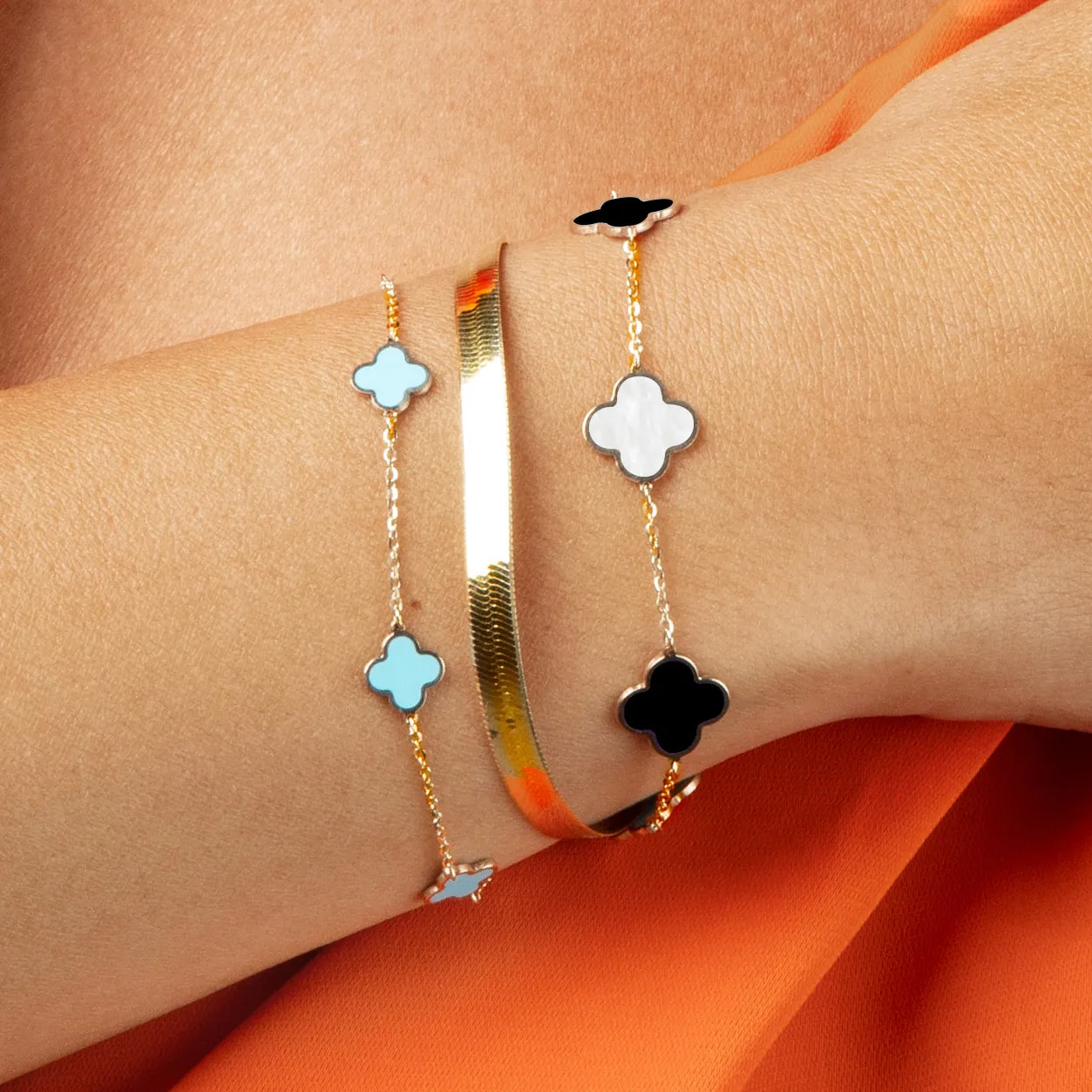 Small Mother of Pearl and Onyx Mixed Clover Bracelet