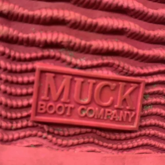 The Muck Boot Company Pink Red Heart Patterned Waterproof Boots Size 5. WRB3031A