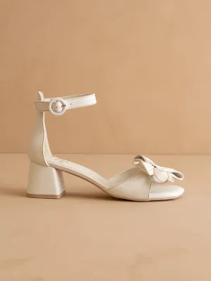 The Vigo | White Low Heel With A Sweet Bow