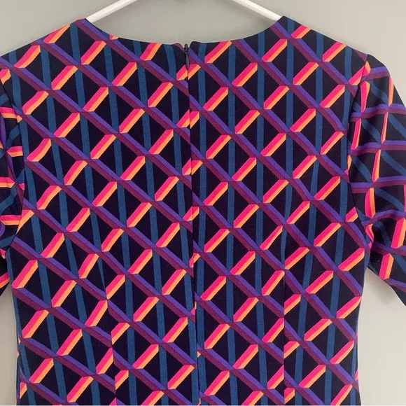 Trina Turk Museo Short Sleeve Sheath Diamond Geo Ponte