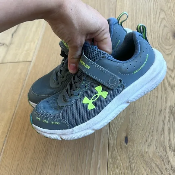 Under Armour Boys' Assert 10 Alternate Closure 3Y sneakers shoes