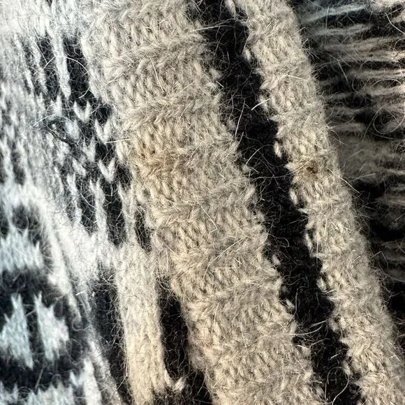 Vintage KENNINGTON Woman’s Wool Long Cardigan Large Oversized