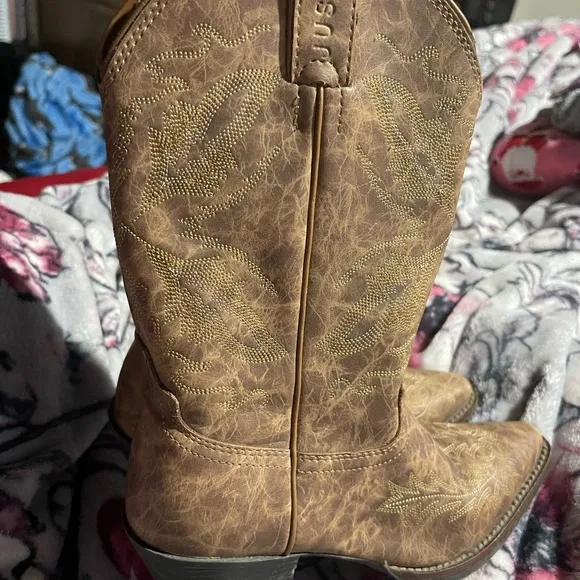 Youth Justin boots