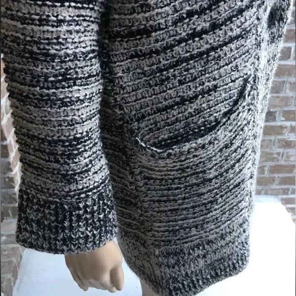ZARA KNITS Oversized Chunky Knit Cardigan Sweater Ecru Black 3859/131 Sz Small